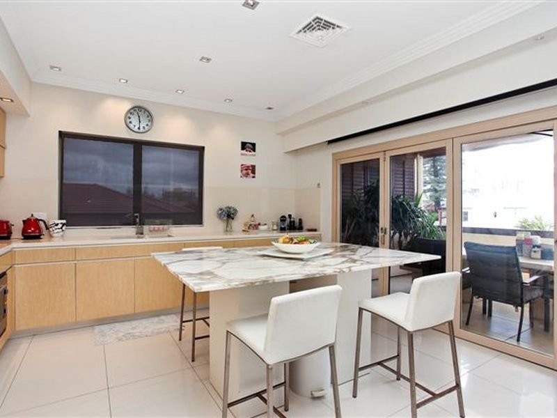 2/30 Albatross Avenue, Mermaid Beach QLD 4218