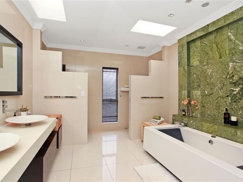 2/30 Albatross Avenue, Mermaid Beach QLD 4218