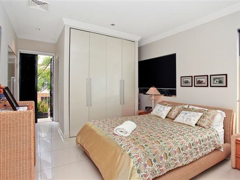 2/30 Albatross Avenue, Mermaid Beach QLD 4218