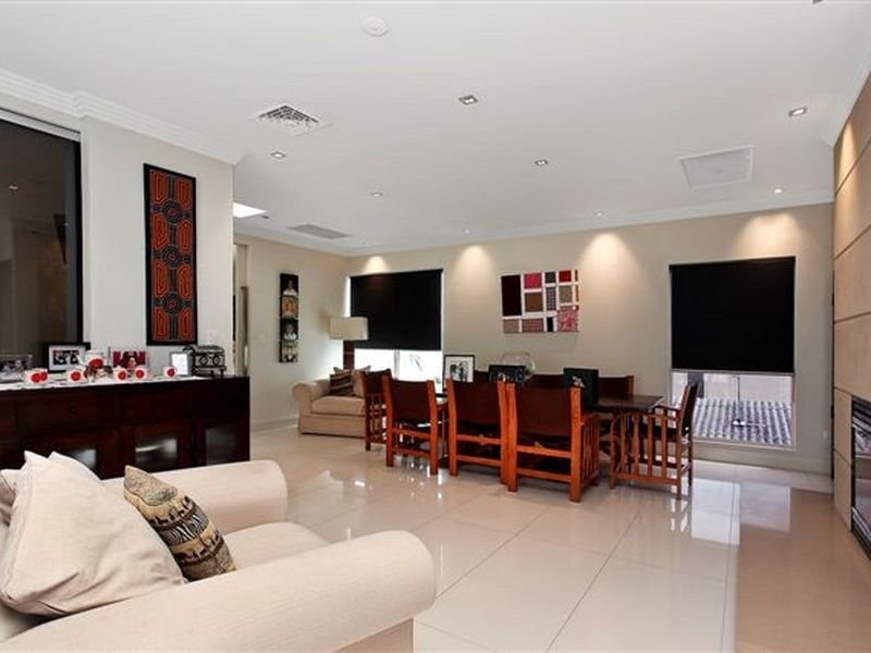 2/30 Albatross Avenue, Mermaid Beach QLD 4218