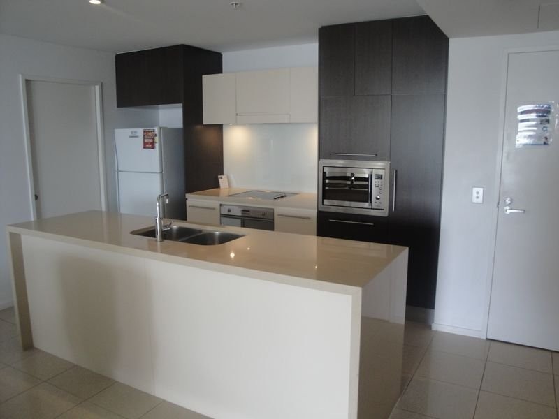 89 Surf Parade – The Wave, Broadbeach QLD 4218