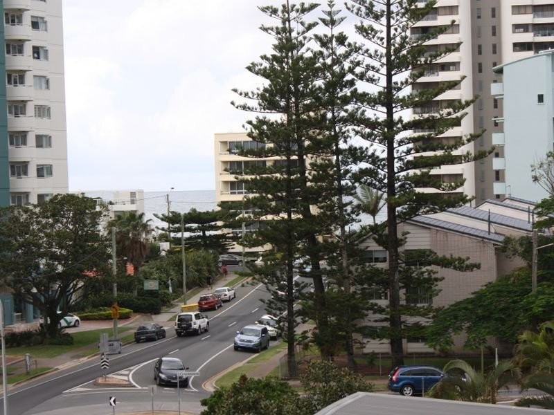 305/18 Fern Street (Mantra Wings), Surfers Paradise QLD 4217