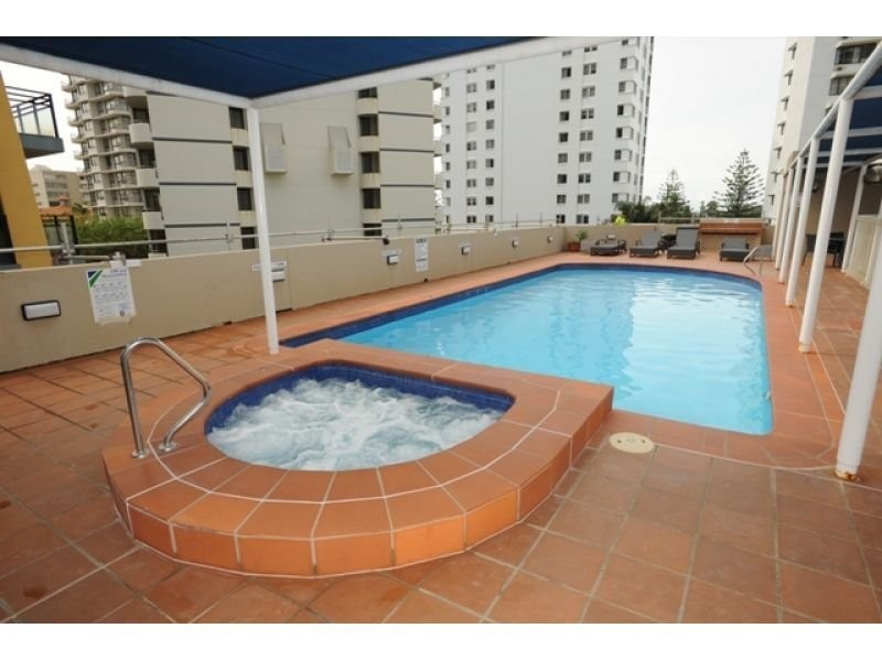 15 Victoria Avenue (Victoria Square), Broadbeach QLD 4218