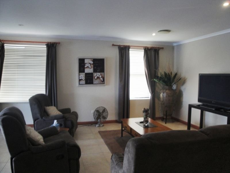 29 Duet Drive, Mermaid Waters QLD 4218