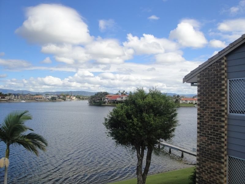 29 Duet Drive, Mermaid Waters QLD 4218