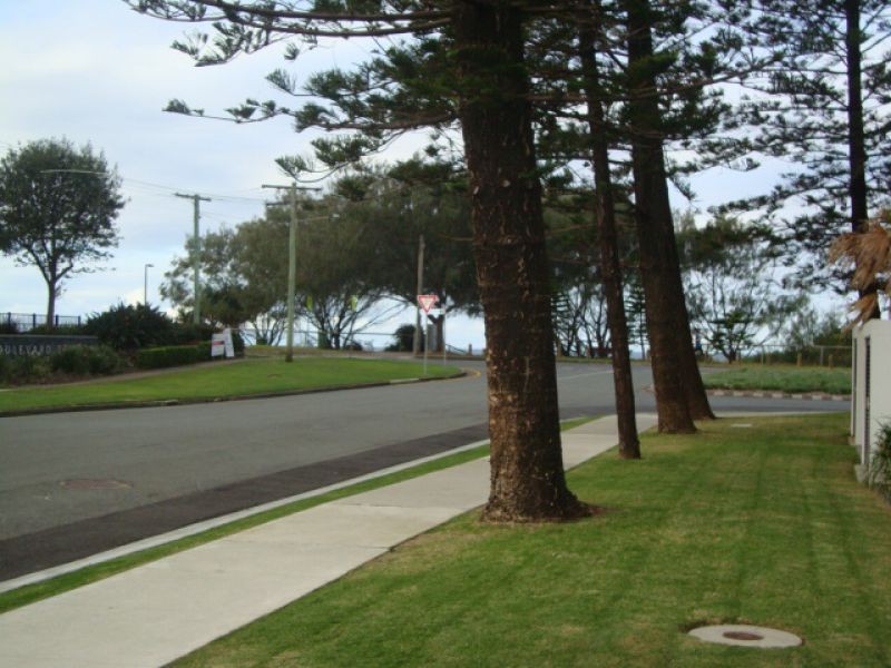 4 Australia Avenue, Broadbeach QLD 4218
