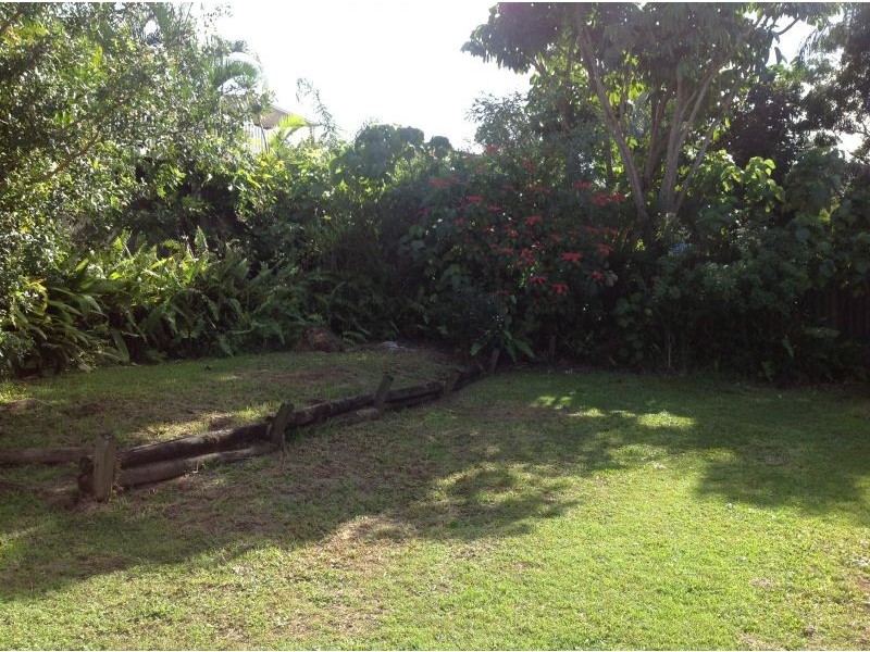 143 Bamboo Avenue, Benowa QLD 4217