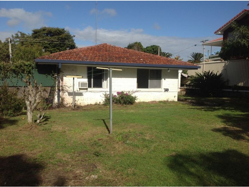 143 Bamboo Avenue, Benowa QLD 4217