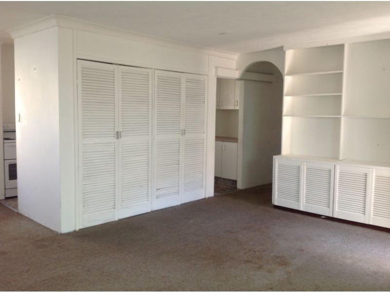 143 Bamboo Avenue, Benowa QLD 4217