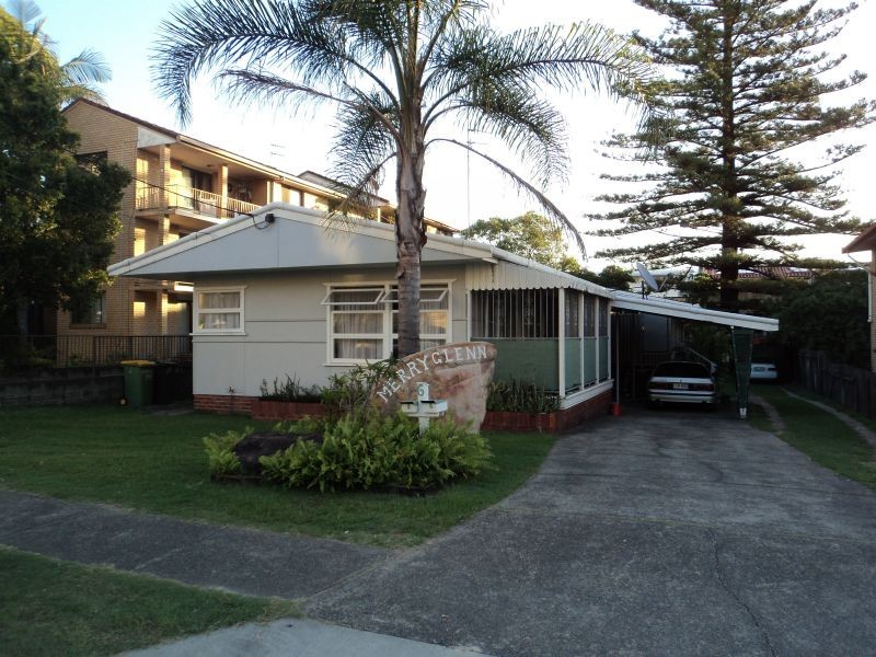 2/6 Jubilee Avenue, Broadbeach QLD 4218