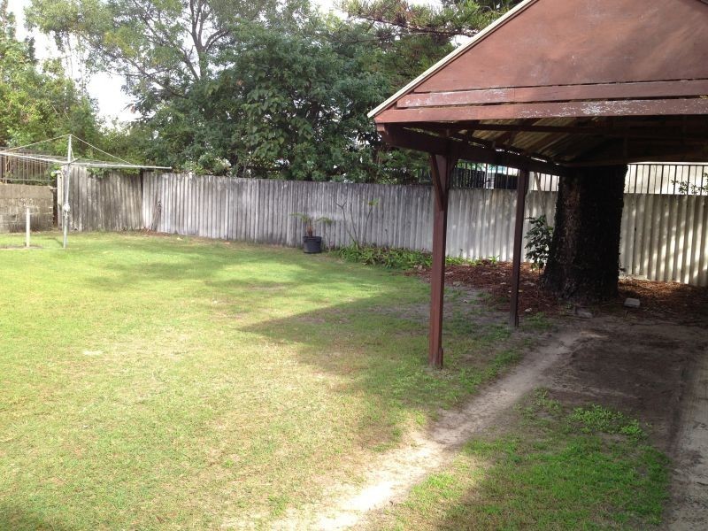 2/6 Jubilee Avenue, Broadbeach QLD 4218