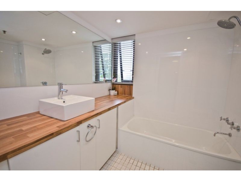 301/5 Enderley Avenue, Surfers Paradise QLD 4217