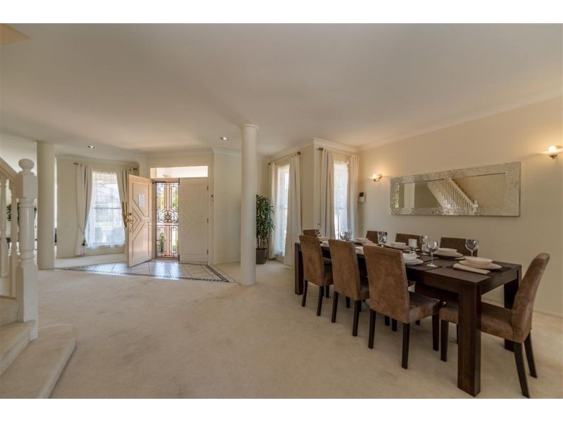 29 Staysail Crescent, Clear Island Waters QLD 4226