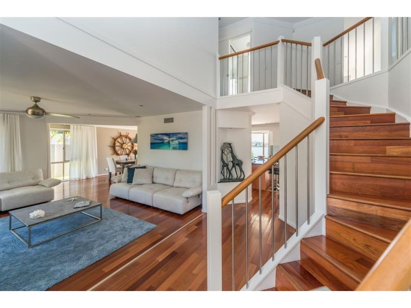 7 Clipper Boulevard, Clear Island Waters QLD 4226