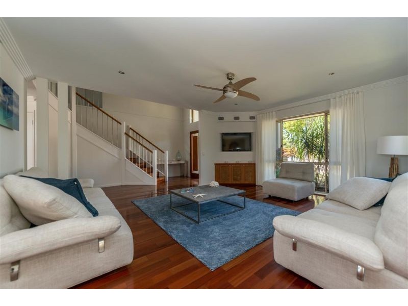 7 Clipper Boulevard, Clear Island Waters QLD 4226