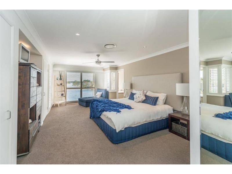 7 Clipper Boulevard, Clear Island Waters QLD 4226