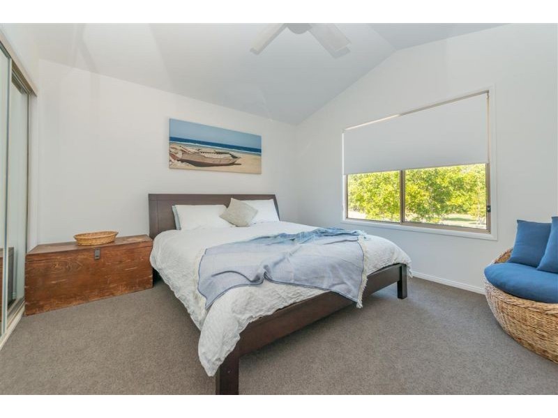 7 Clipper Boulevard, Clear Island Waters QLD 4226