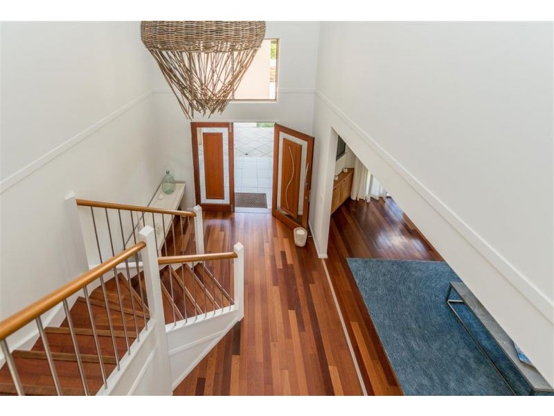 7 Clipper Boulevard, Clear Island Waters QLD 4226