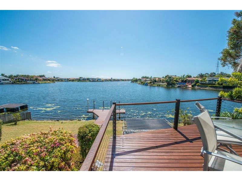 7 Clipper Boulevard, Clear Island Waters QLD 4226