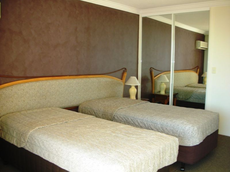 909/9 Beach Parade, Surfers Paradise QLD 4217