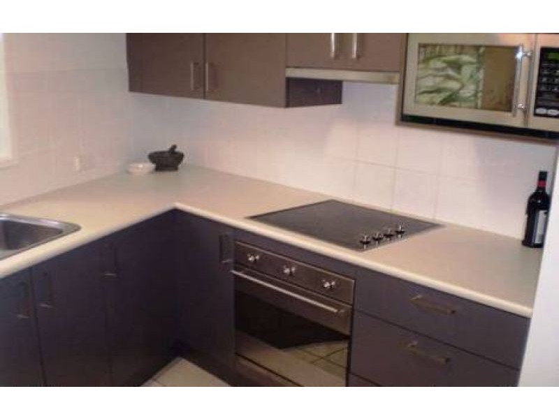 2/23 Britannia Avenue, Broadbeach QLD 4218