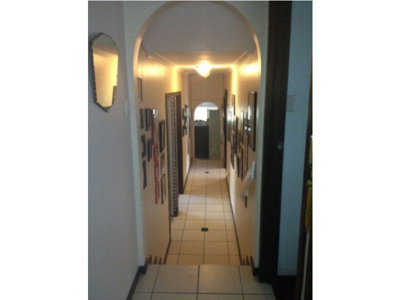 232 Heeb Street, Benowa QLD 4217