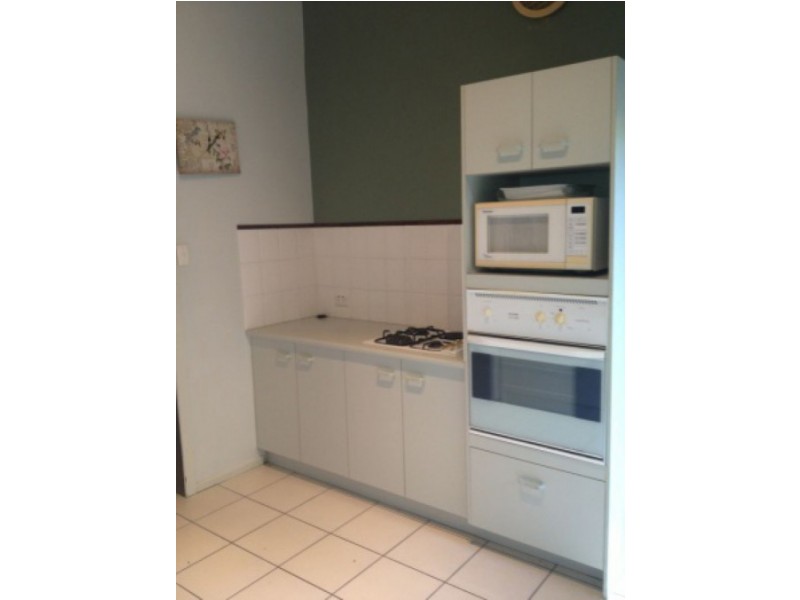 232 Heeb Street, Benowa QLD 4217