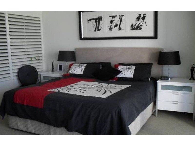 14 George Avenue, Broadbeach QLD 4218