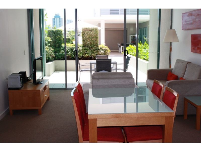 2010/33 T.E Peters Drive, Broadbeach Waters QLD 4218