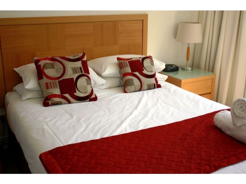 2010/33 T.E Peters Drive, Broadbeach Waters QLD 4218