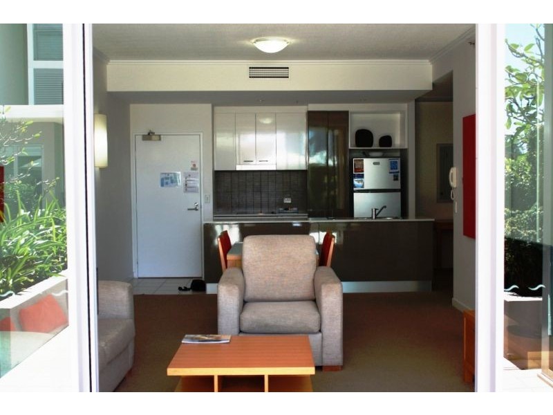2010/33 T.E Peters Drive, Broadbeach Waters QLD 4218