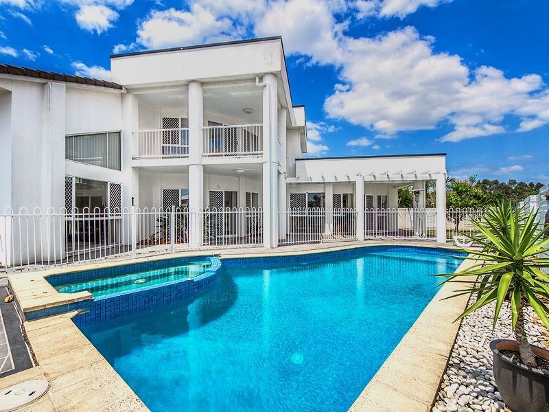 1 Cutwater Close, Clear Island Waters QLD 4226