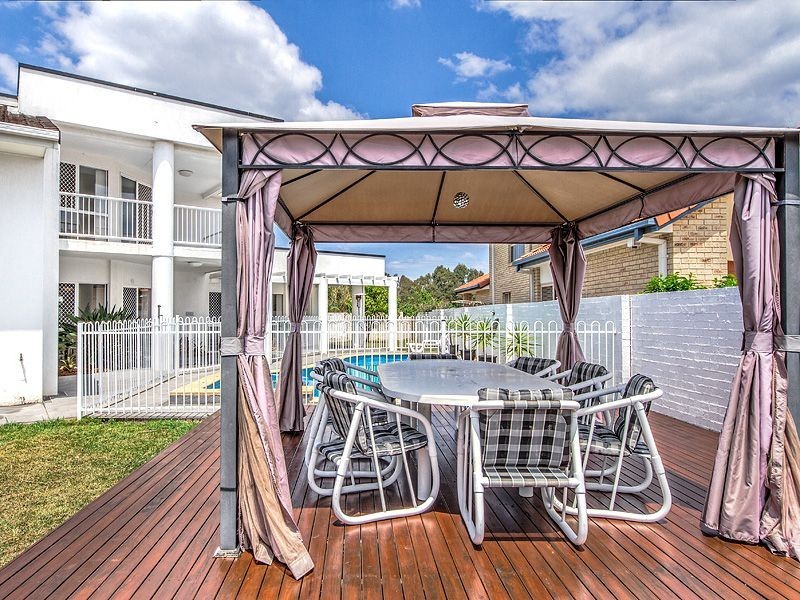 1 Cutwater Close, Clear Island Waters QLD 4226