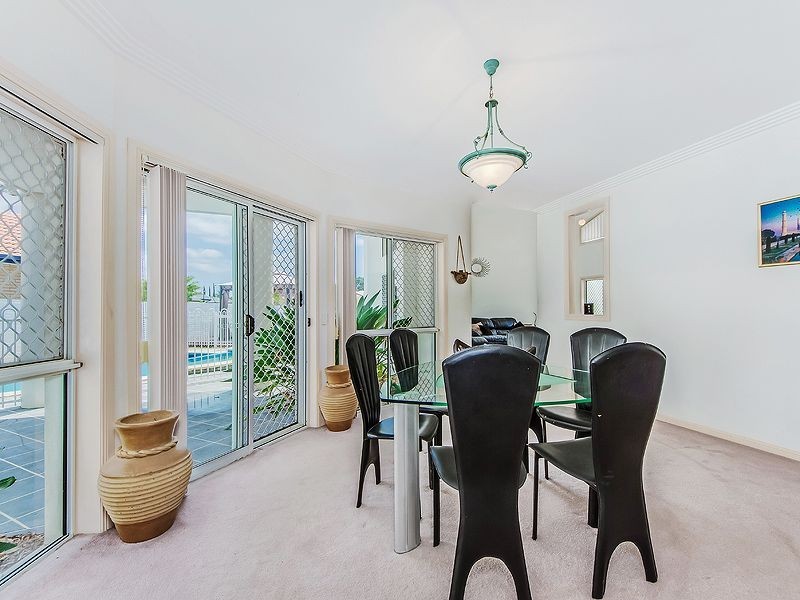 1 Cutwater Close, Clear Island Waters QLD 4226