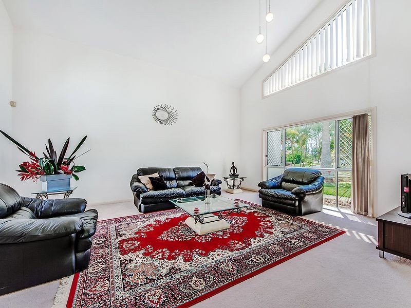 1 Cutwater Close, Clear Island Waters QLD 4226