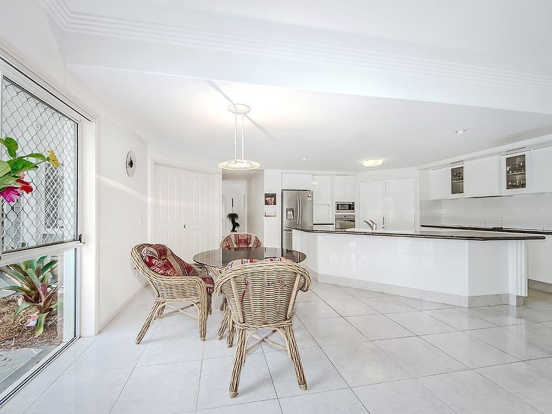 1 Cutwater Close, Clear Island Waters QLD 4226