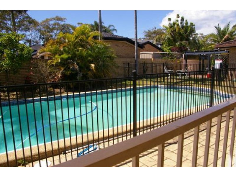 4 Coobowie Street, Broadbeach Waters QLD 4218