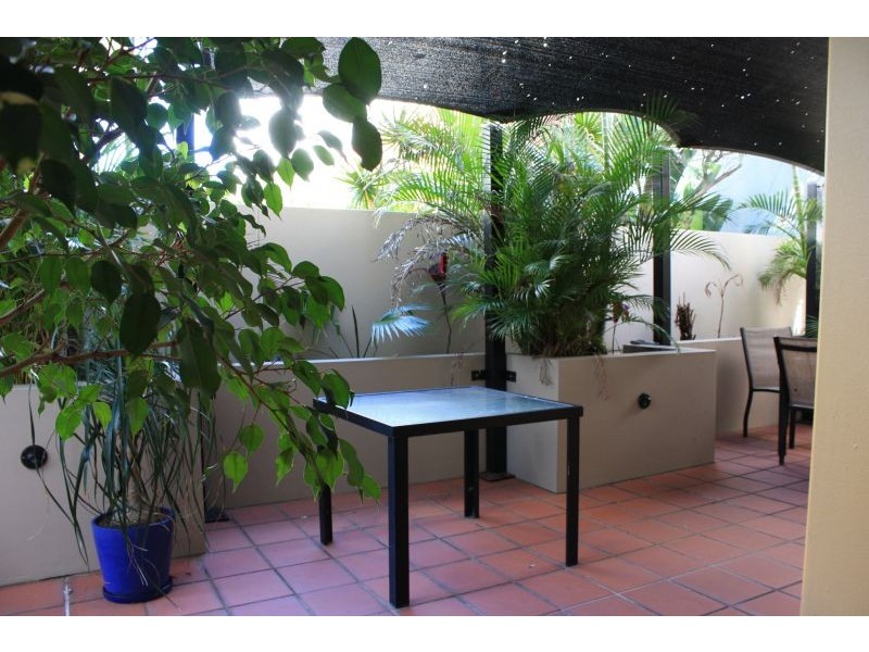 3/10 Albert Avenue, Broadbeach QLD 4218