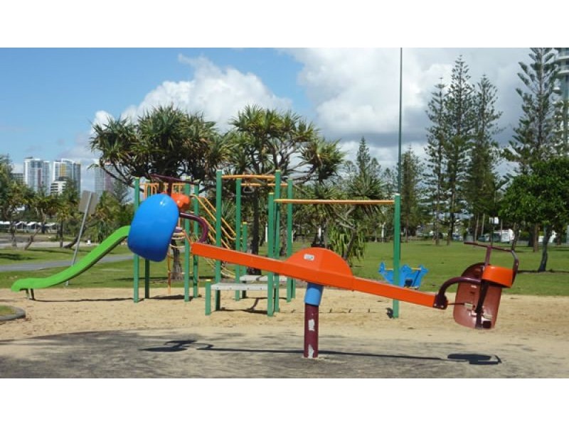 53 Gordon Street, Labrador QLD 4215