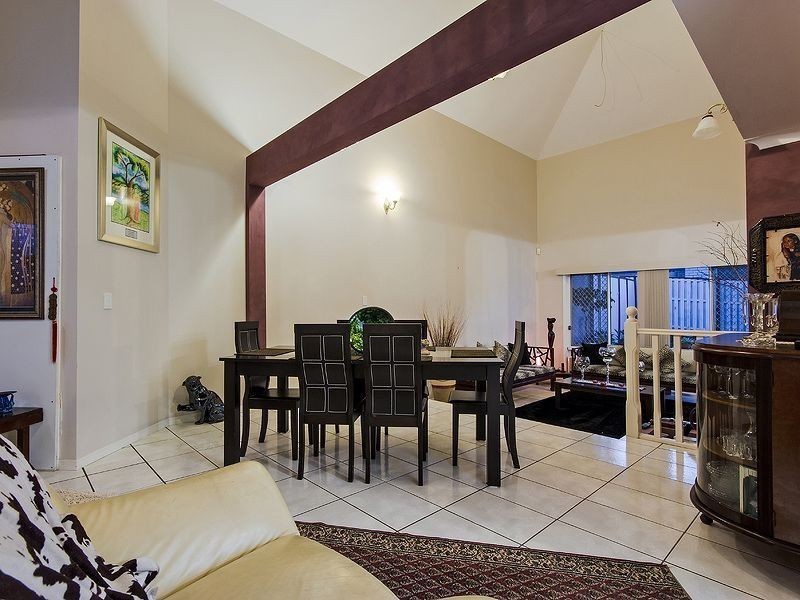 25 Gainsborough Drive, Varsity Lakes QLD 4227