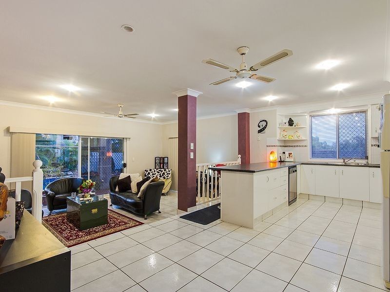 25 Gainsborough Drive, Varsity Lakes QLD 4227