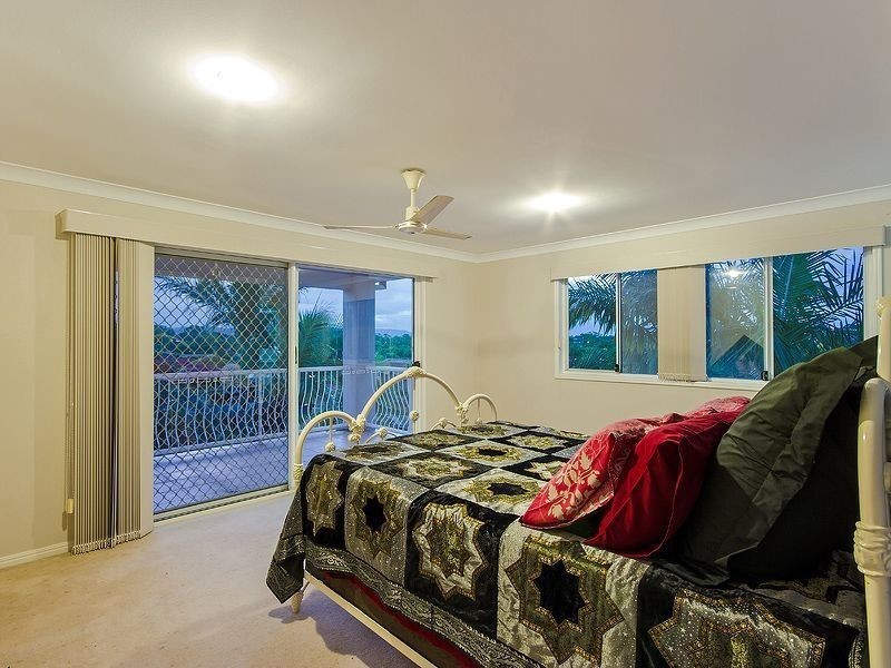 25 Gainsborough Drive, Varsity Lakes QLD 4227