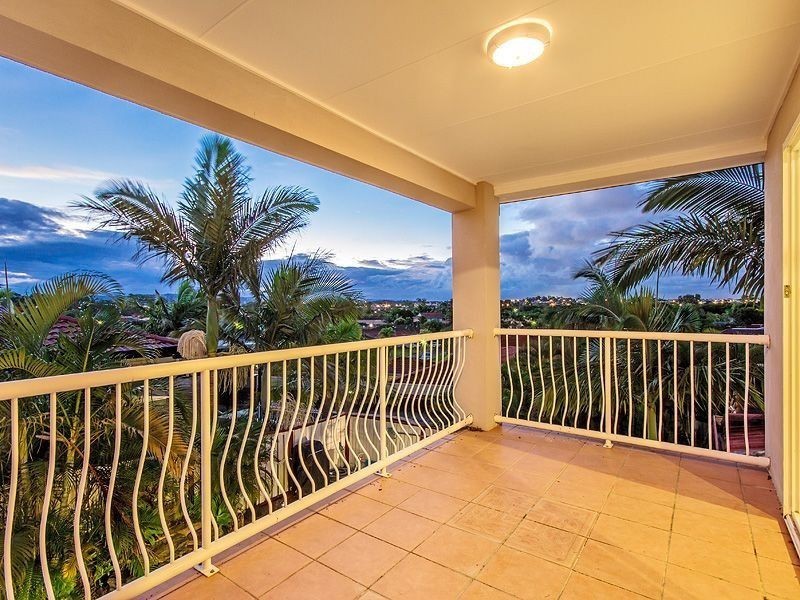 25 Gainsborough Drive, Varsity Lakes QLD 4227