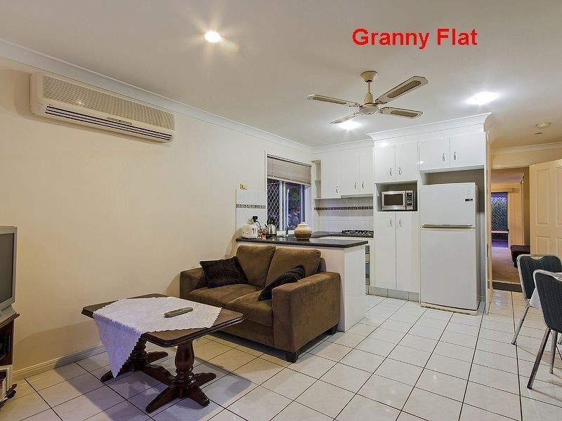 25 Gainsborough Drive, Varsity Lakes QLD 4227