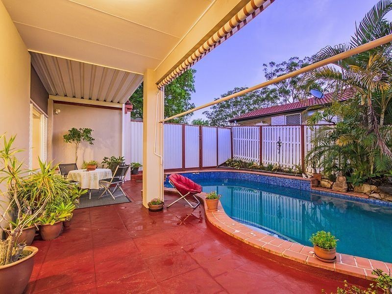 25 Gainsborough Drive, Varsity Lakes QLD 4227