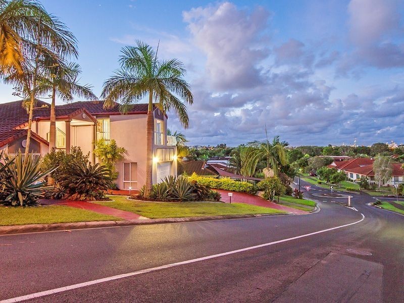 25 Gainsborough Drive, Varsity Lakes QLD 4227