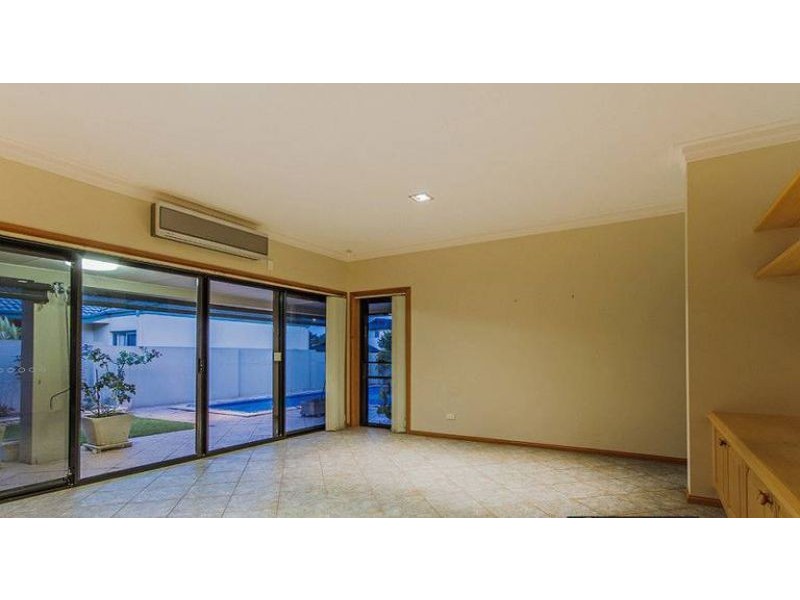 23 Martingale Circuit, Clear Island Waters QLD 4226