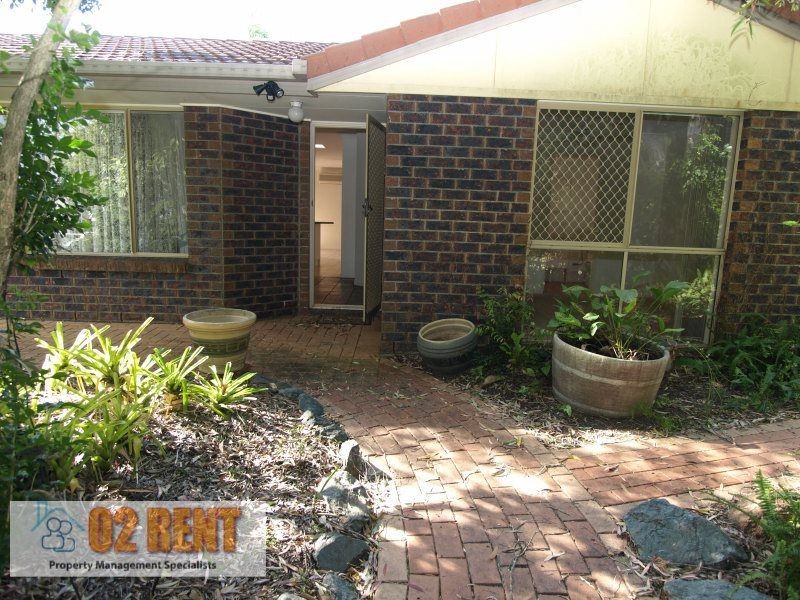 10 Toddington St, Chapel Hill QLD 4069