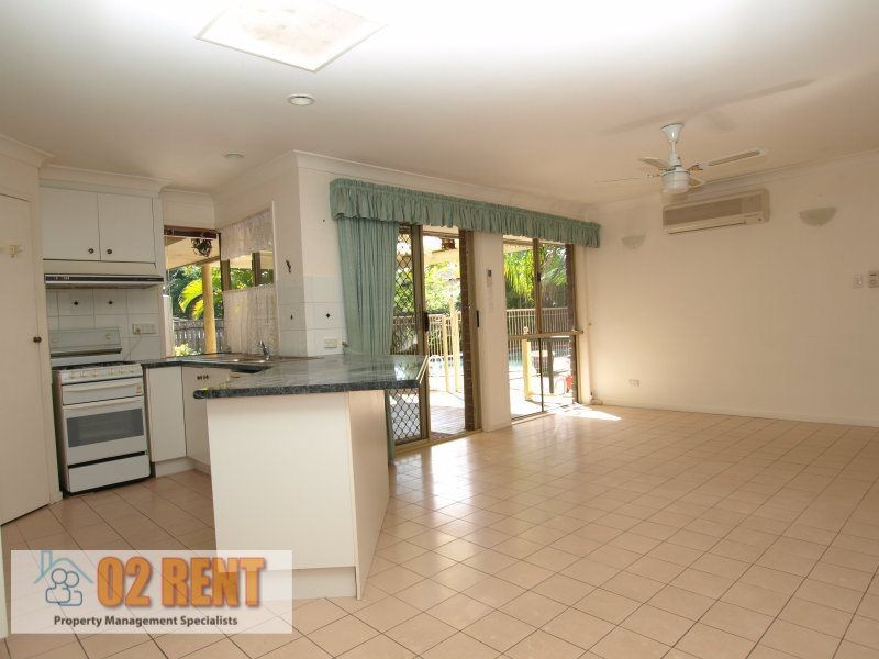 10 Toddington St, Chapel Hill QLD 4069