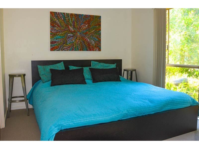 10 Toddington St, Chapel Hill QLD 4069